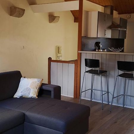 Duplex au centre ville, dans cour intérieure calme Dole Esterno foto